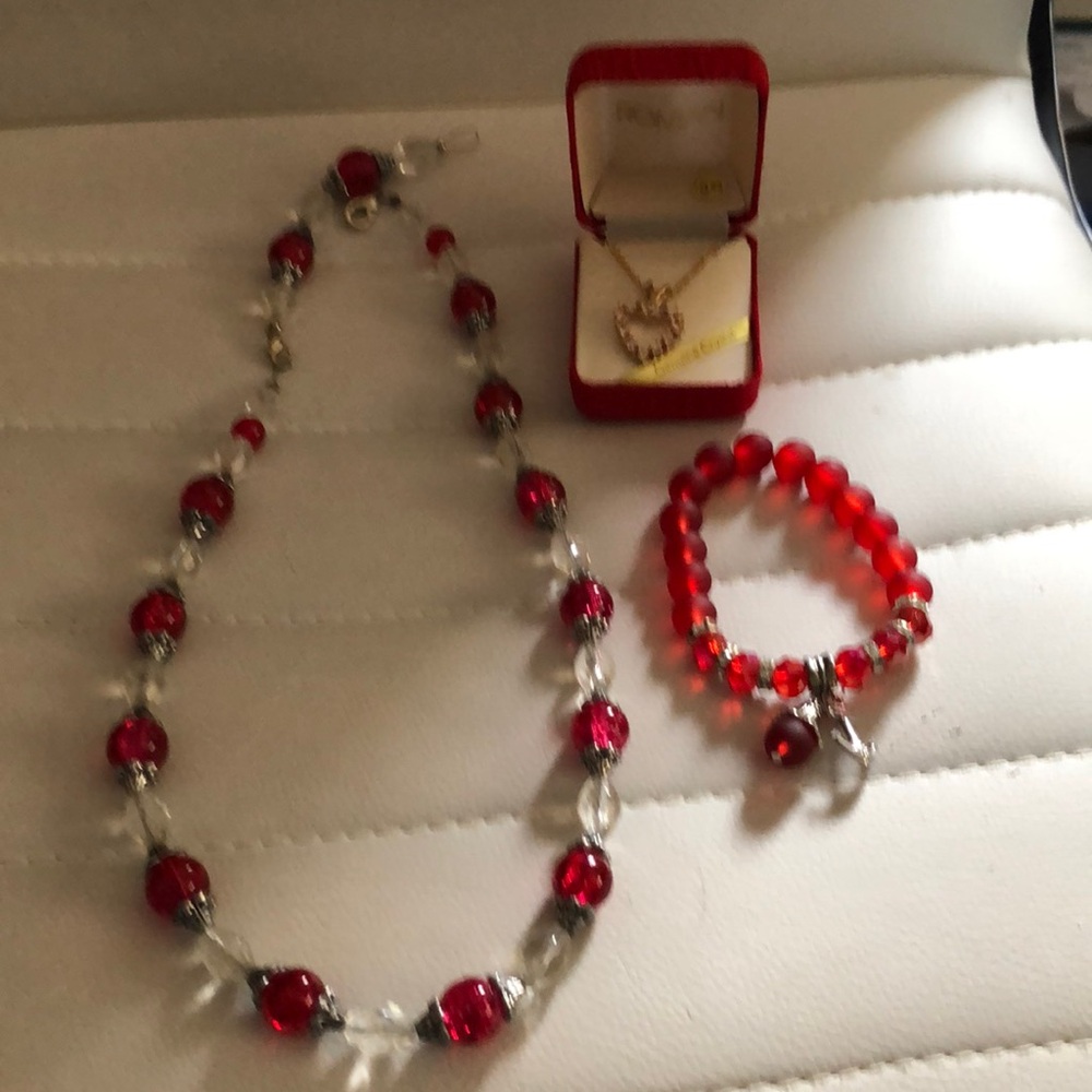 Red jewelry 2 necklaces & bracelet, heart ❤️ necklace, beaded necklace/bracelet
